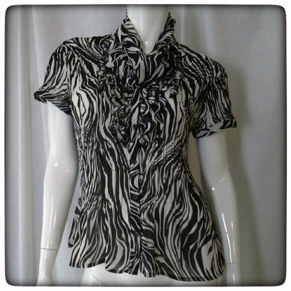 SUNNY LEIGH Womens Animal Print Blouse Black and White Short Sleeve Top Size L - Picture 2 of 8